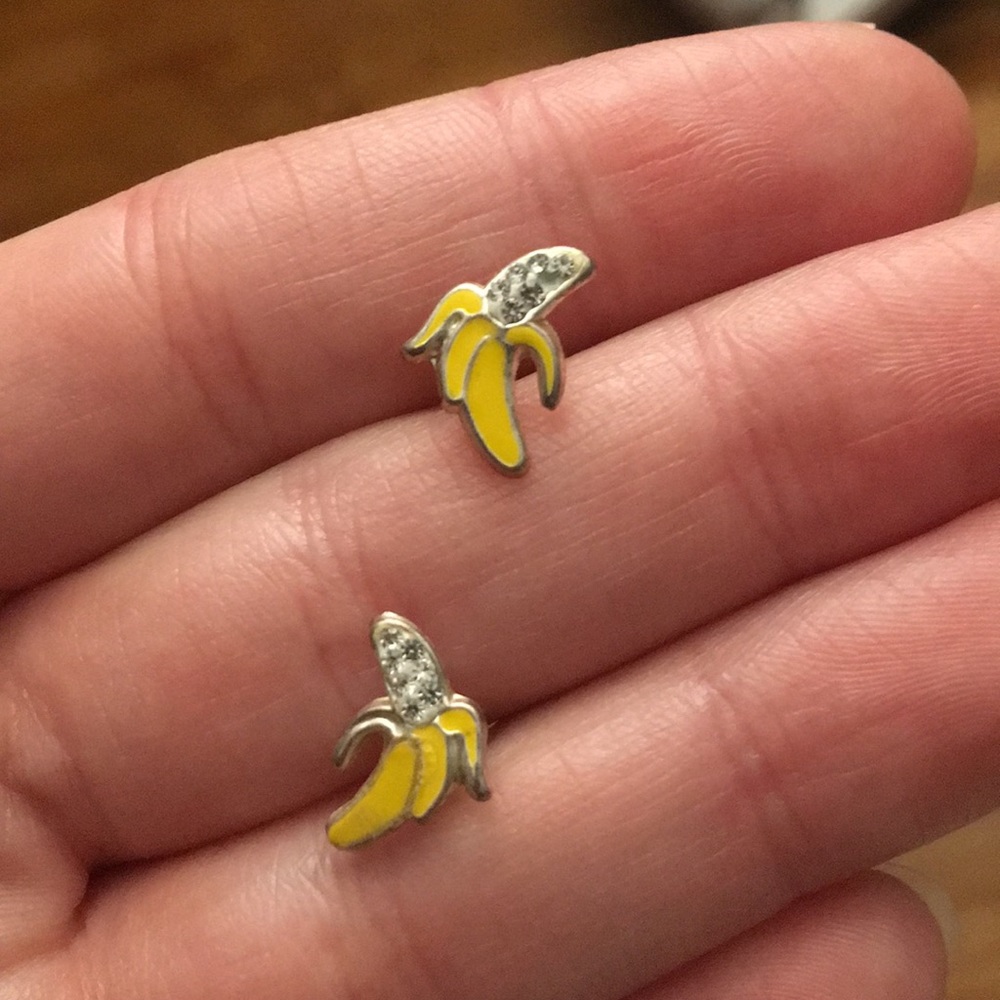 Banana Stud Earrings 🍌